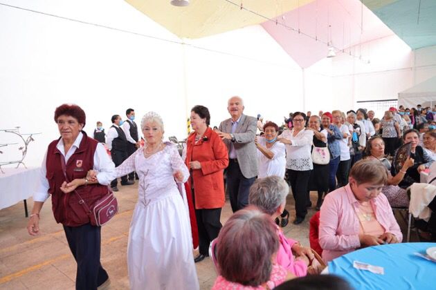 Celebran a los abuelitos en Chiautempan